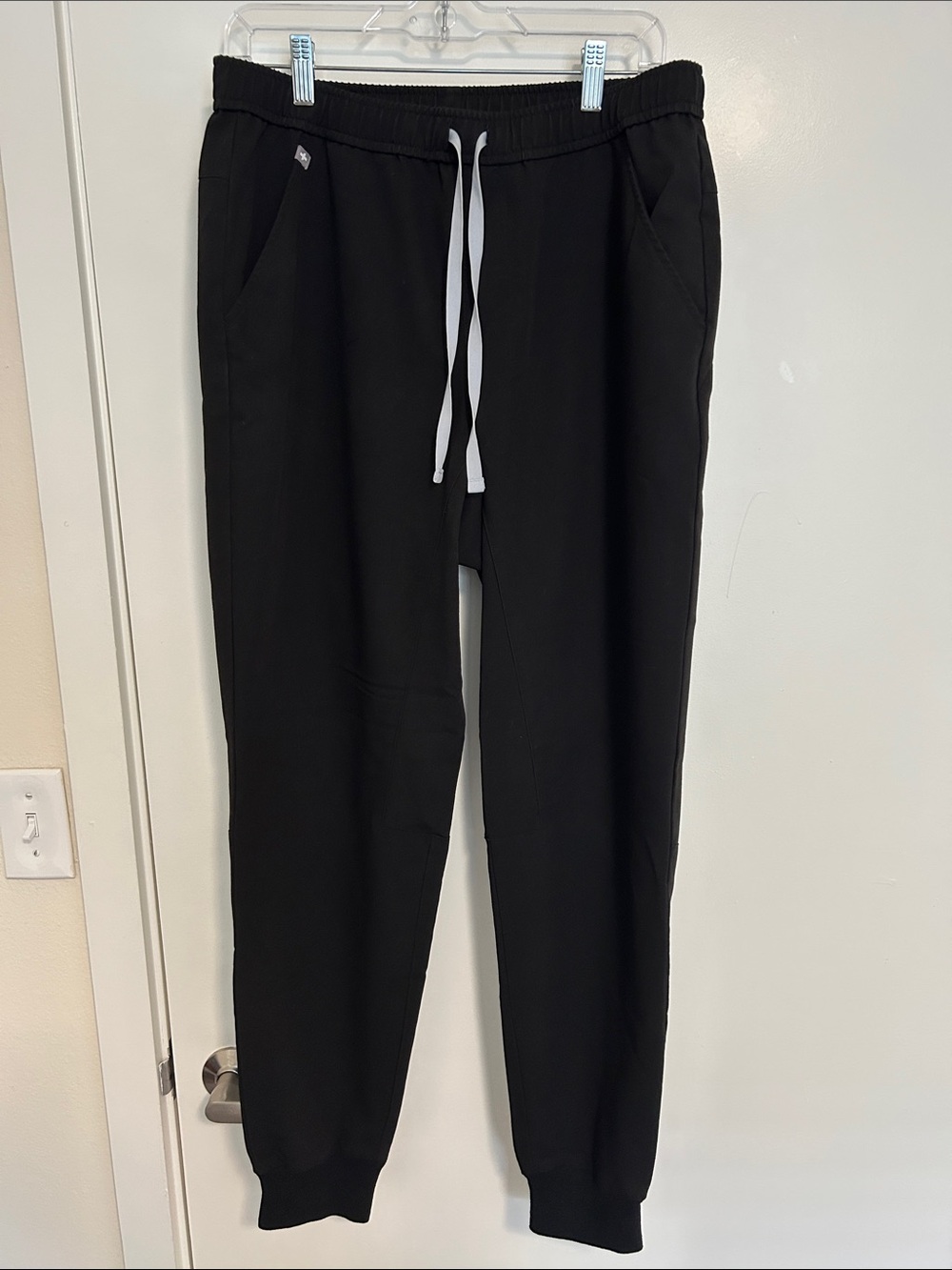 Men’s FIGS Black Jogger Scrub Pants, Size L